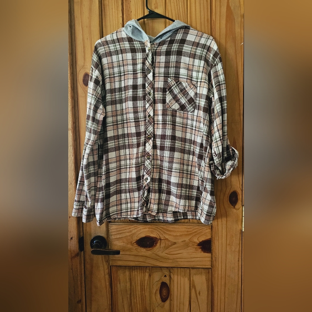 Women's flannel hooded shirt